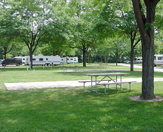 Deluxe Plus Camping Sites at Frankenmuth Jellystone Park