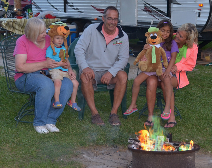 Deluxe Camping Sites at Frankenmuth Jellystone Park